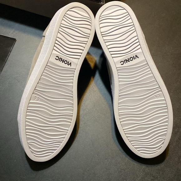 NIB Vionic Splendid Keke Suede Light Grey Sneakers - Picture 4 of 13